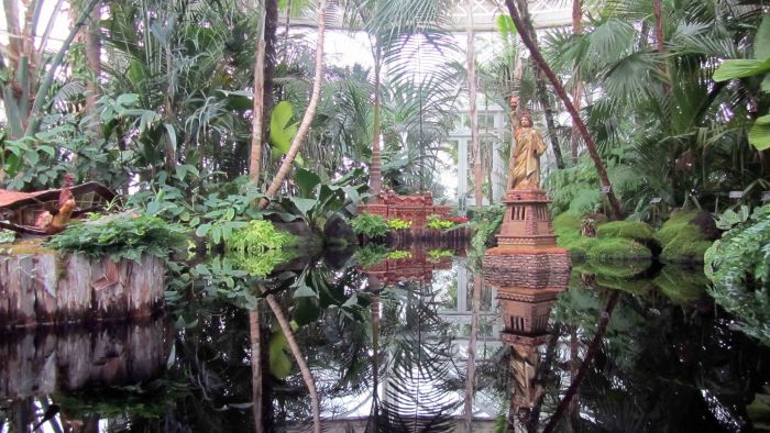 Botanical_garden_train_exhibition_1